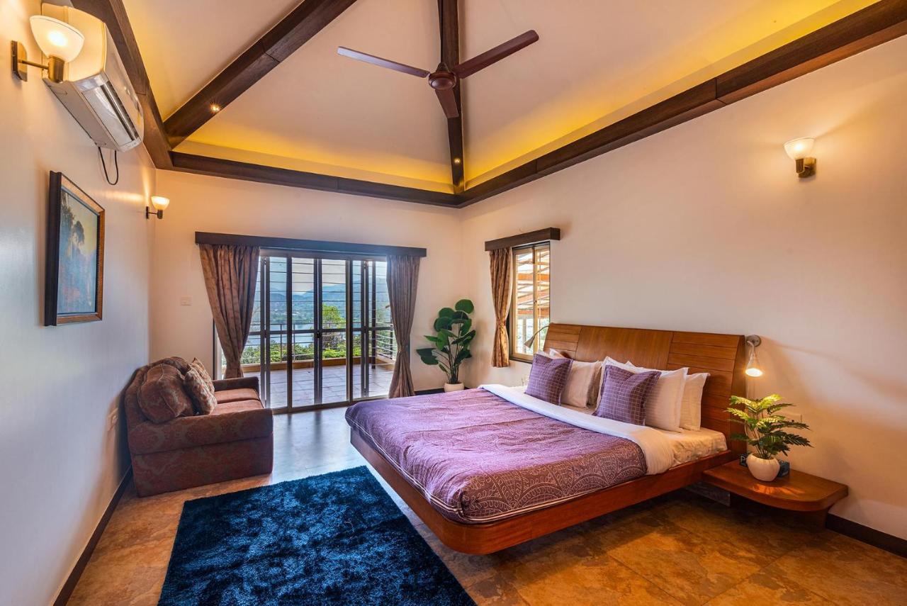 Ekam Lake House By Stayvista With Mountain & Lake Views, Outdoor Jacuzzi, Sauna, Modern Amenities & Kitchen Garden Poona Buitenkant foto