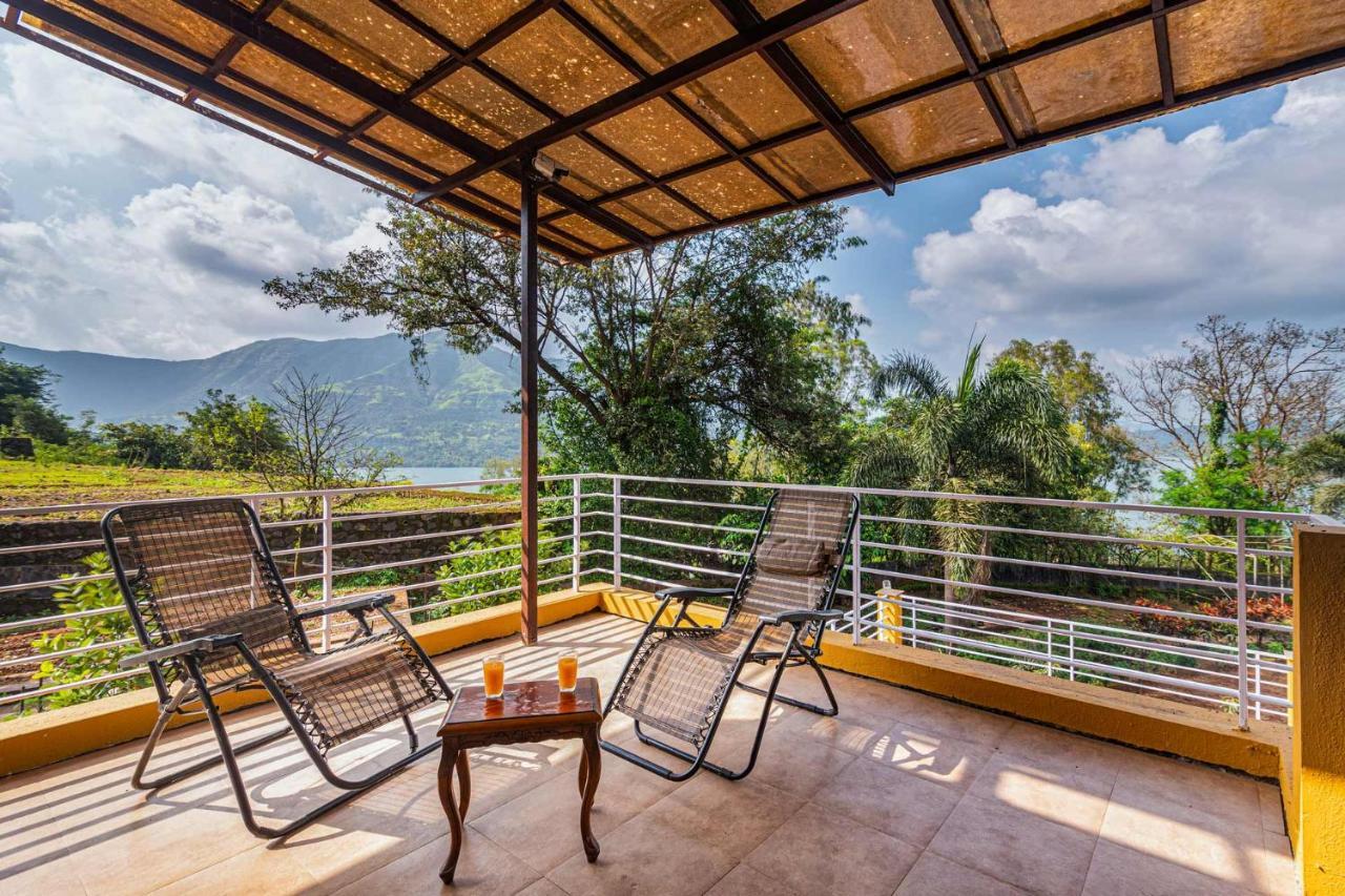 Ekam Lake House By Stayvista With Mountain & Lake Views, Outdoor Jacuzzi, Sauna, Modern Amenities & Kitchen Garden Poona Buitenkant foto