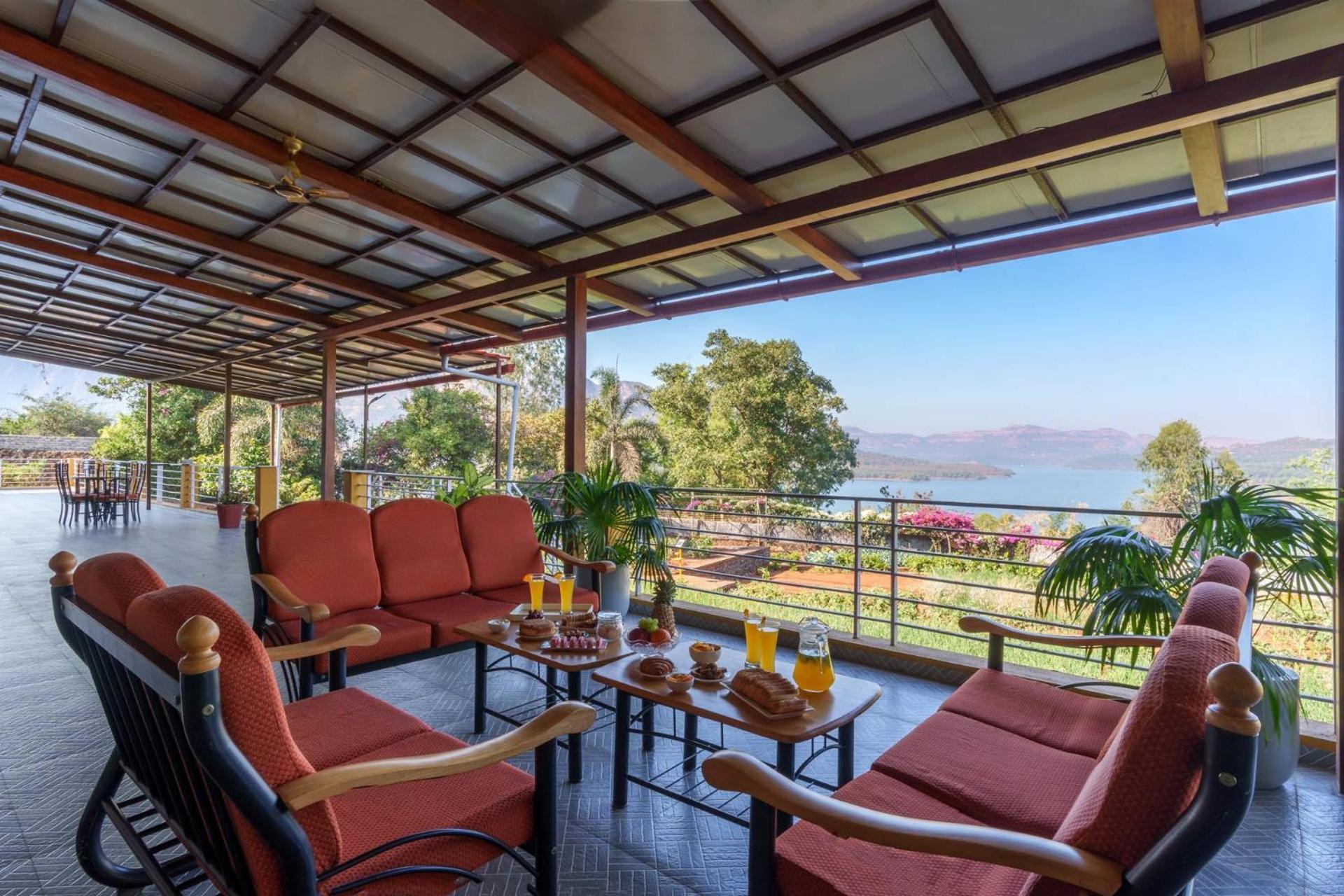 Ekam Lake House By Stayvista With Mountain & Lake Views, Outdoor Jacuzzi, Sauna, Modern Amenities & Kitchen Garden Poona Buitenkant foto